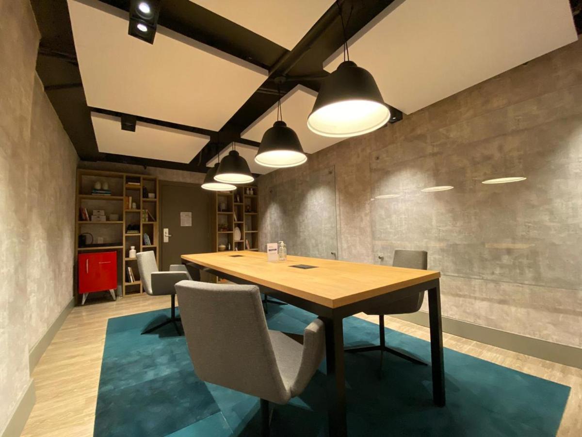 奥斯卡弗莱雷丽笙酒店 圣保罗 外观 照片 The office of the CEO